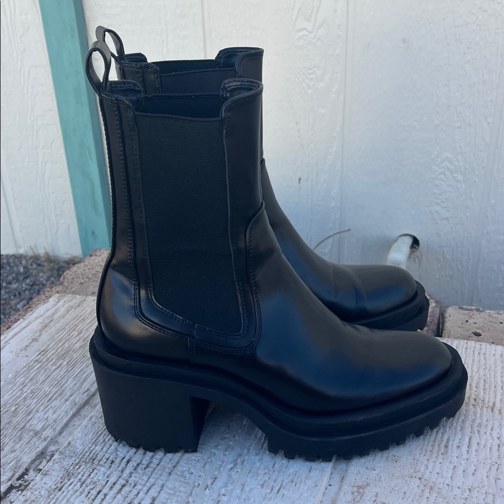 ZARA BLACK ANKLE BOOTS WITH LUG SOLES 38